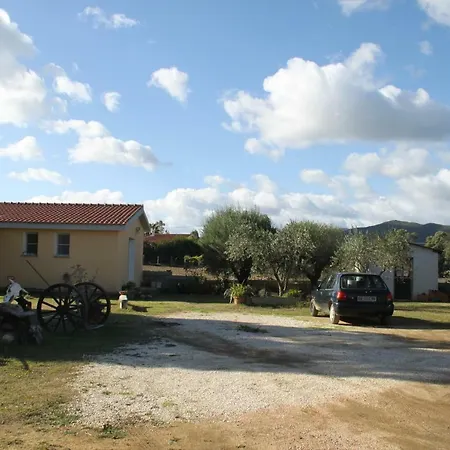 Su Pinnatu Alloggio per agriturismo Santa Lucia (Sardinia)